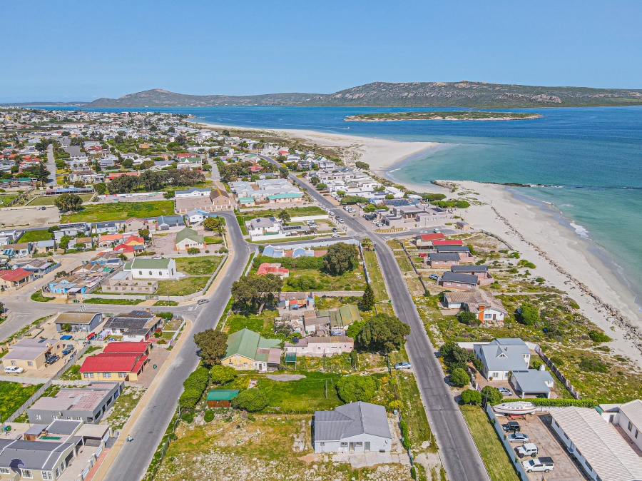3 Bedroom Property for Sale in Middedorp Western Cape